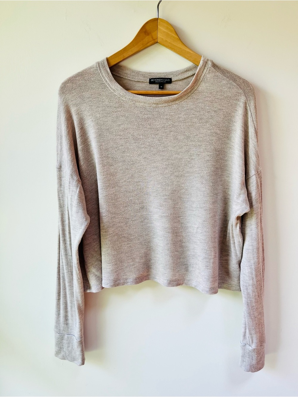 Beyond Yoga Heathered Beige Crewneck Long-Sleeve Modal and Spandex Top - Medium